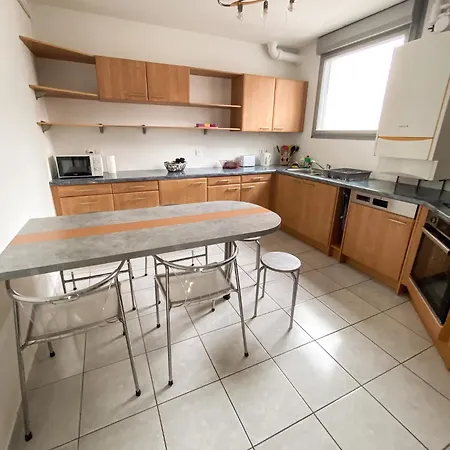 Renove 10 Minutes A Pied Du Coeur De Apartamento